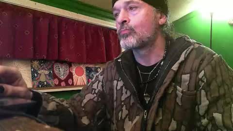 hippiedad333 online show from March 2, 12:15 am