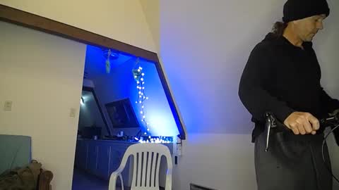 Hippie Jijm online show from March 11, 4:30 am