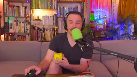 HipsterTrash Clark one half of Task Manager online show from June 25, 7:35 am