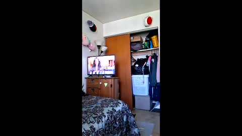 hisfreakyqueen86 online show from June 2, 6:32 pm