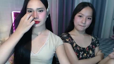 hoelymolly online show from April 17, 9:50 pm