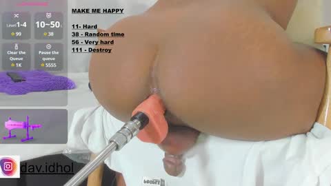 Snapshot of hole_david chatting on March 1, 4:22 pm Hole David online show from March 1, 4:22 pm