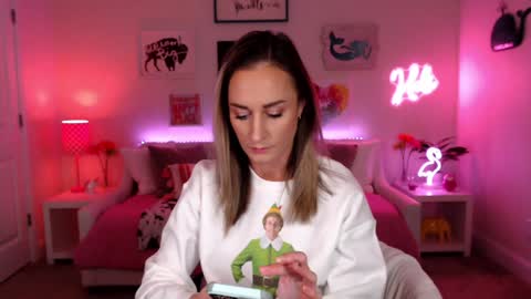 Holi Hurricane online show from November 16, 4:58 am