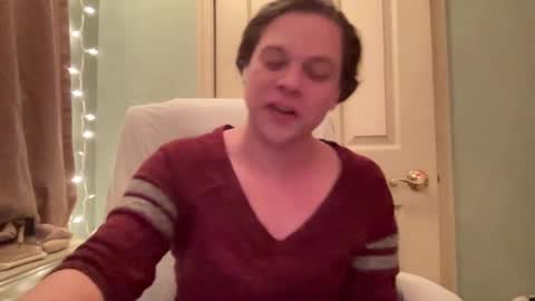 Snapshot of holly23hopefull chatting on December 30, 3:58 am Hollys Drive threw Side Of CB. online show from December 30, 3:58 am