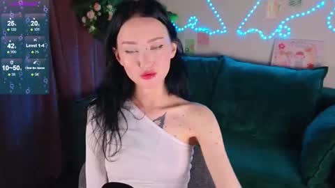 Snapshot of holly_berryy_ chatting on September 21, 1:42 am holly_berryy_ online show from September 21, 1:42 am