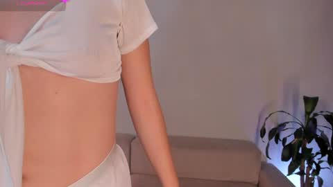holly    online show from July 10, 1:21 am