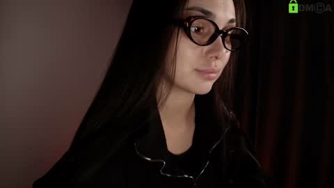 hollyextra online show from February 15, 4:28 pm