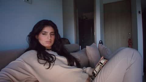 hollyshit_ online show from October 18, 10:58 pm