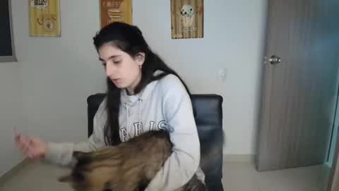 hollyshit_ online show from October 24, 2:45 am