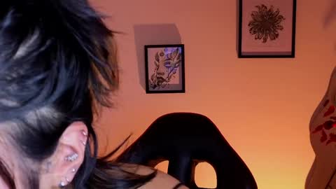 holly online show from June 3, 6:49 am