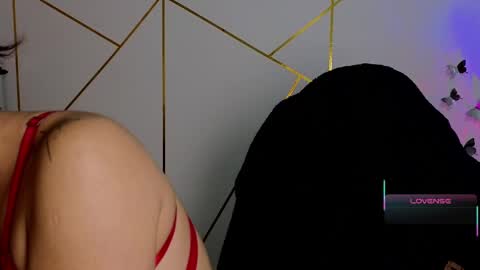 holly online show from September 19, 11:36 am