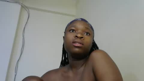 holy_ebony online show from March 27, 11:11 am