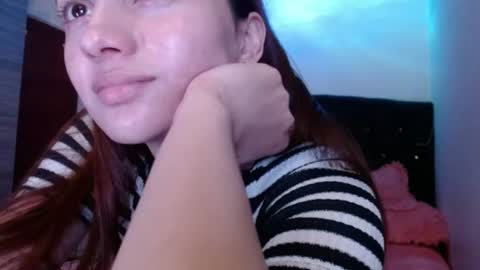 holy_julii online show from July 16, 5:22 am