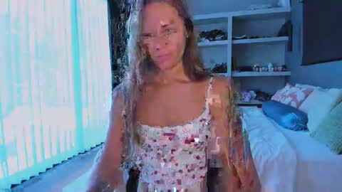 Snapshot of holy_khloe chatting on October 19, 5:56 am Kira Purrr online show from October 19, 5:56 am