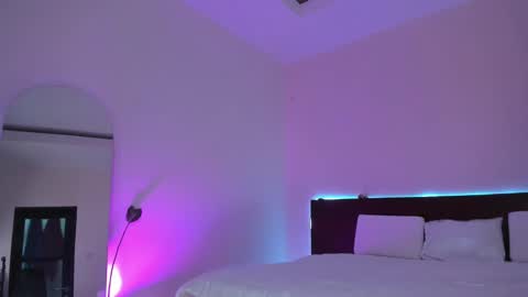 Snapshot of holy_khloe chatting on February 14, 6:56 am Kira Purrr online show from February 14, 6:56 am