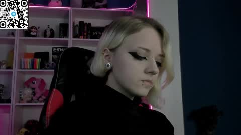 holy_mistresss online show from March 6, 10:14 am