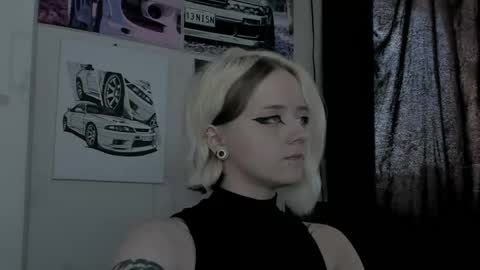 holy_mistresss online show from May 8, 8:31 am