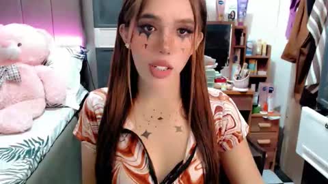 MOLLY online show from October 31, 4:07 pm