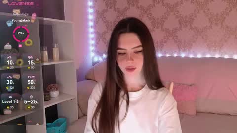 Mia online show from March 13, 4:27 am