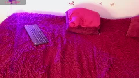 mimi online show from March 12, 2:23 pm