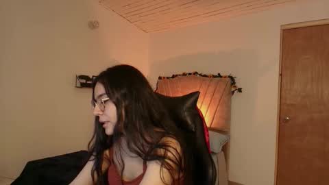 Snapshot of honey_buu chatting on September 11, 3:57 pm   online show from September 11, 3:57 pm