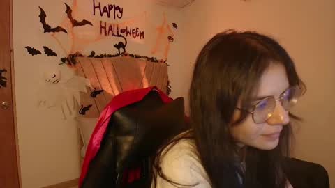 Snapshot of honey_buu chatting on October 14, 2:31 pm   online show from October 14, 2:31 pm