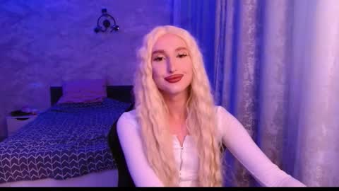 honey_sunset online show from September 22, 6:12 pm