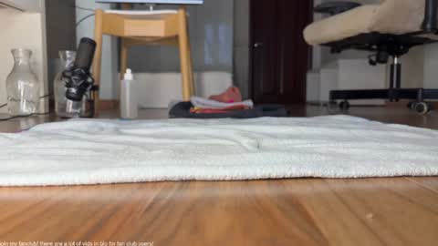 Jenyanew vid how I squirt in forest in bio online show from December 4, 10:29 am