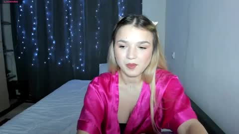 HoneyBunny  online show from April 2, 7:21 pm