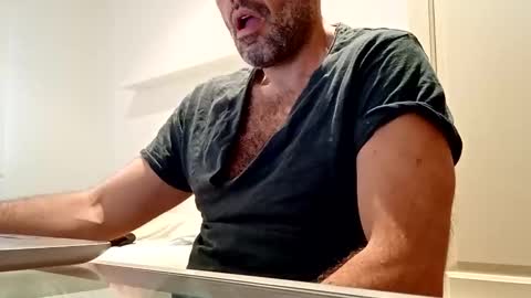Snapshot of honeydaddyforyou chatting on March 9, 7:56 am honeydaddyforyou online show from March 9, 7:56 am