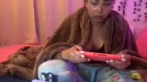 honeyyy89 online show from December 16, 1:02 am