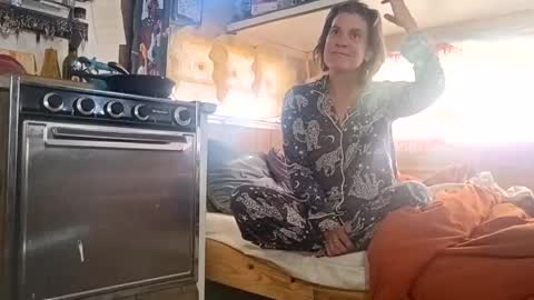 hoodoou online show from May 20, 1:17 pm