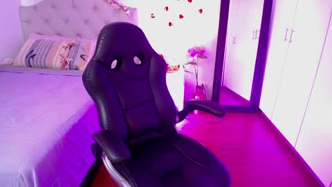 hope11x online show from April 10, 8:02 pm