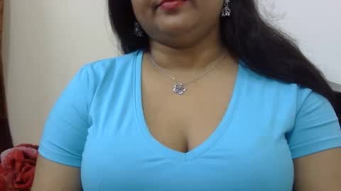 Snapshot of horneydesibabe chatting on December 31, 5:51 pm horneydesibabe online show from December 31, 5:51 pm