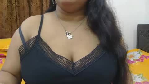 Snapshot of horneydesibabe chatting on October 16, 8:51 pm horneydesibabe online show from October 16, 8:51 pm