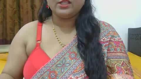 Snapshot of horneydesibabe chatting on October 20, 6:57 pm horneydesibabe online show from October 20, 6:57 pm