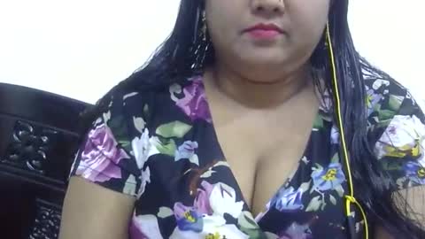 Snapshot of horneydesibabe chatting on September 18, 6:01 pm horneydesibabe online show from September 18, 6:01 pm