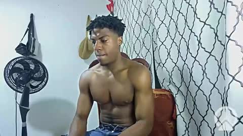 Snapshot of horneyguy2399 chatting on March 10, 12:39 am sugarbaby online show from March 10, 12:39 am
