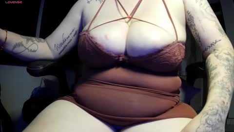 Misty online show from October 23, 7:15 pm