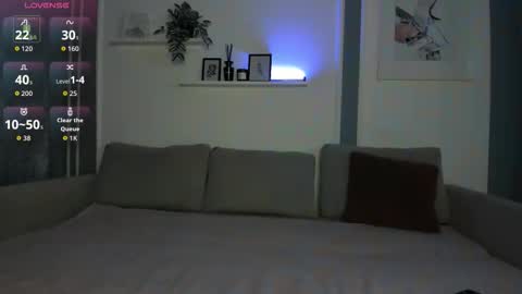 Naomi online show from October 11, 9:40 pm