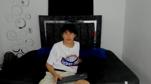 Snapshot of horny_latino_boys chatting on October 13, 4:03 am Enyer and Sebastian online show from October 13, 4:03 am