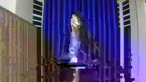 Lucy online show from November 16, 7:49 pm