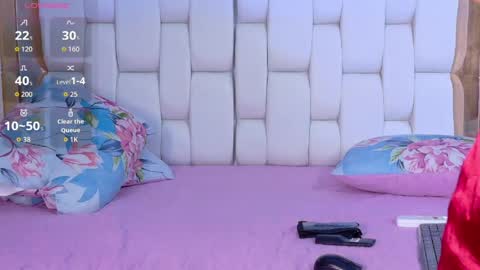 Khloe  online show from March 30, 12:27 pm