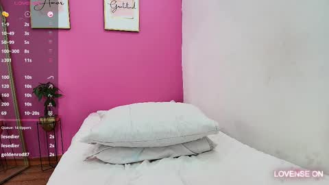 Khloe  online show from February 19, 10:53 pm