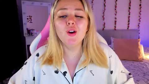 HornyCakee online show from October 16, 12:27 pm