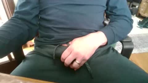 hornyhubby1001 online show from March 16, 4:33 pm