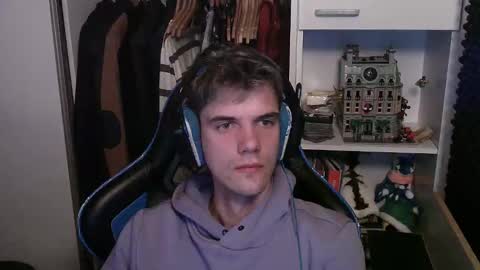 Joey online show from November 13, 7:27 pm