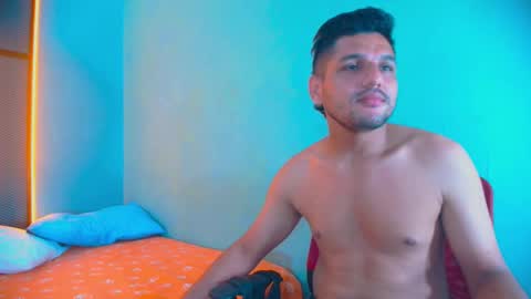 hornyshow1 online show from March 29, 12:07 pm