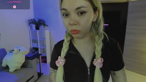   online show from December 20, 9:44 pm