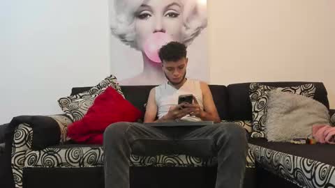 hot bad boy69 online show from September 25, 7:43 pm